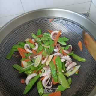 荷兰豆炒章鱼腿的做法步骤：15
