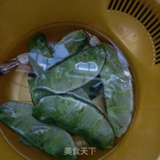 对虾海参炖扁豆的做法步骤：1