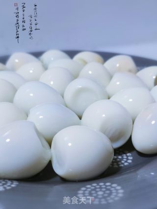 红烧肉鹌鹑蛋的做法步骤：3