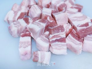 红烧肉鹌鹑蛋的做法步骤：4