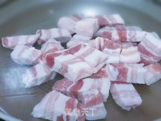 红烧肉鹌鹑蛋的做法步骤：5