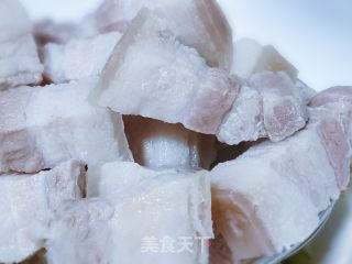 红烧肉鹌鹑蛋的做法步骤：6