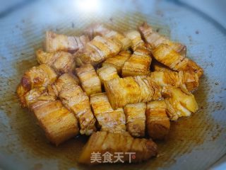红烧肉鹌鹑蛋的做法步骤：8