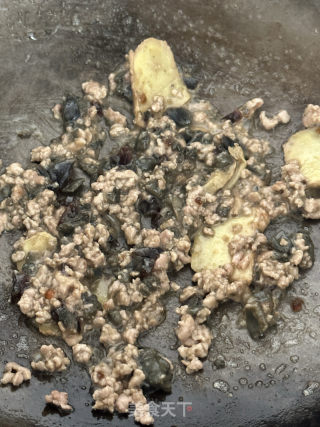 皮蛋瘦肉粥的做法步骤：5