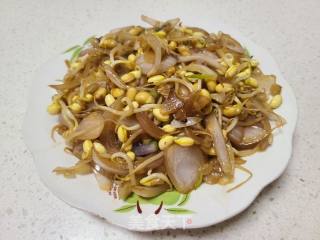 小黄豆芽炒洋葱的做法步骤：5