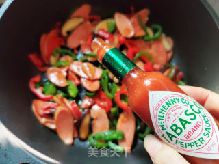 双椒香菇火腿肠披萨的做法步骤：4