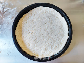 双椒香菇火腿肠披萨的做法步骤：5