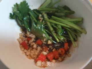 虾仁黄瓜金针菇的做法步骤：9
