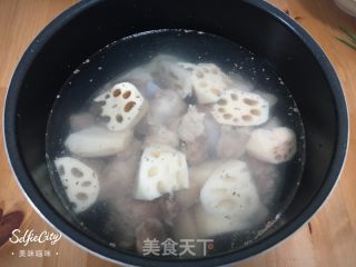 简易猪骨莲藕汤的做法步骤：6