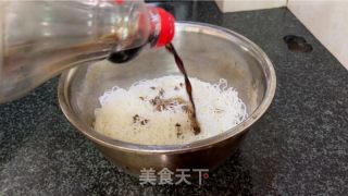 榨菜牛肉蒸米粉的做法步骤：6