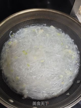 萝卜粉丝汤的做法步骤：5