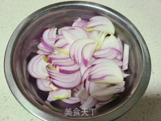 彩椒洋葱炒绿豆芽的做法步骤：3