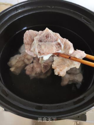 淮山胡萝卜苹果大骨汤的做法步骤：1