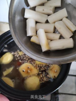 淮山胡萝卜苹果大骨汤的做法步骤：7