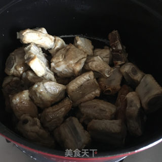糖醋排骨的做法步骤：4