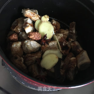 糖醋排骨的做法步骤：5