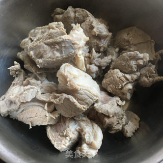 羊肉炖萝卜的做法步骤：4