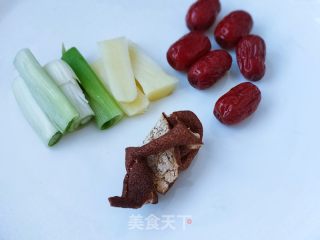 虫草花猪骨汤的做法步骤：4