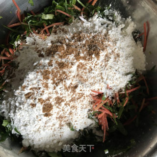 菠菜红萝卜菜团的做法步骤：4