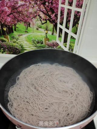 营养红米线的做法步骤：3