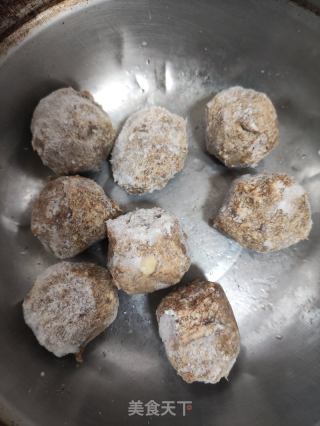 香煎牛肉丸的做法步骤：1