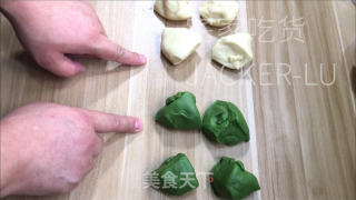 抹茶牛角包，抹茶的微苦与面粉的香气交织，令人陶醉。的做法步骤：11