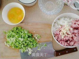 金银蛋炒饭的做法步骤：1