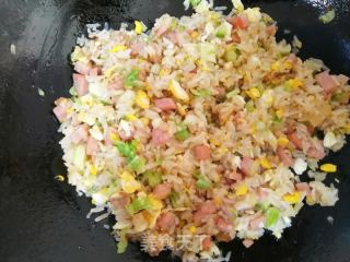 金银蛋炒饭的做法步骤：7