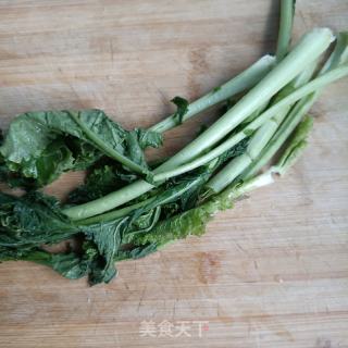黑虎虾热汤豇豆面的做法步骤：1