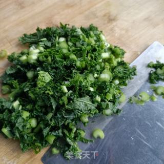 黑虎虾热汤豇豆面的做法步骤：2