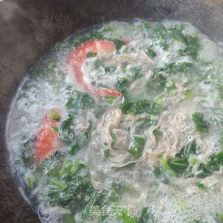 黑虎虾热汤豇豆面的做法步骤：10