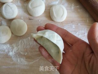 韭菜鸡蛋水煎包的做法步骤：11