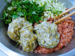 猪肉酸菜馅饼的做法步骤：3