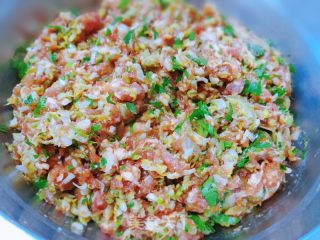 猪肉酸菜馅饼的做法步骤：4