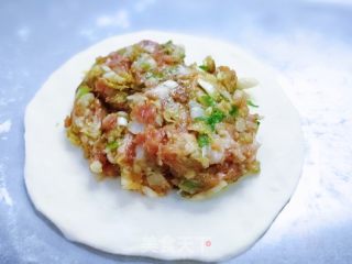 猪肉酸菜馅饼的做法步骤：8