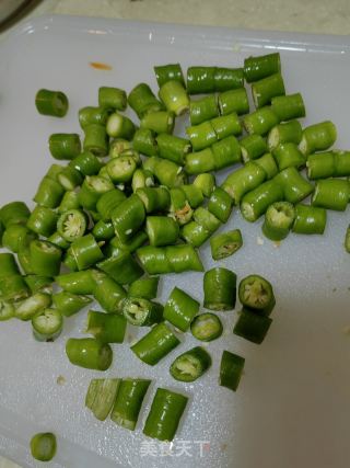 醋腌青椒段的做法步骤：1