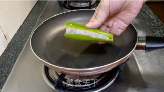 虾滑酿青椒的做法步骤：8