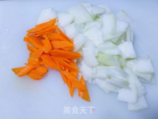 冬瓜炒肉片的做法步骤：2