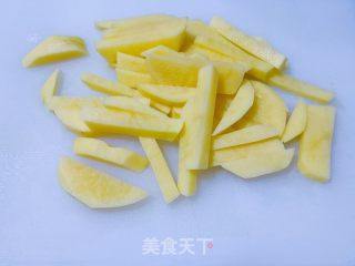 辣白菜炖土豆的做法步骤：2