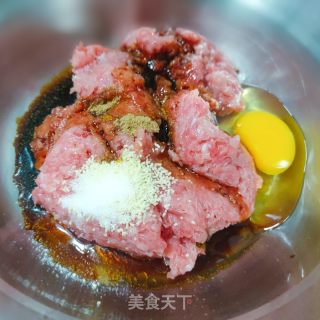 牛肉馅饼的做法步骤：2
