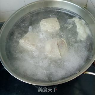 清煮外脊的做法步骤：1