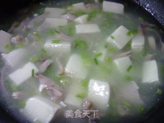 芹菜鸡琵琶腿豆腐羹的做法步骤：12