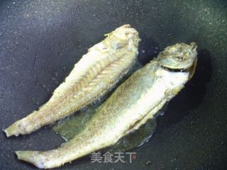 小黄鱼煮粉丝的做法步骤：4