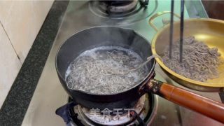 番茄鸡蛋荞麦面的做法步骤：14