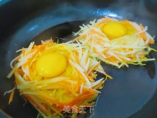 土豆丝鸡蛋饼的做法步骤：4