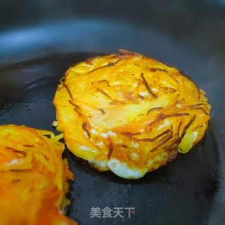 土豆丝鸡蛋饼的做法步骤：5