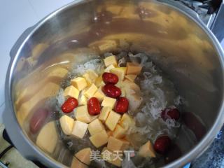 红薯红枣银耳羹的做法步骤：4