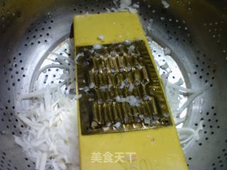 煎鸡蛋萝卜丝汤的做法步骤：3