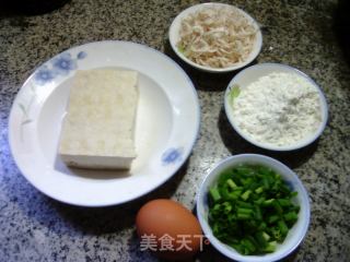 虾皮豆腐饼的做法步骤：1