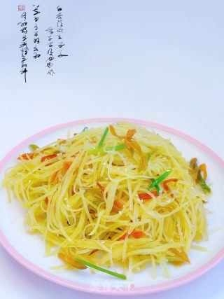 酸辣土豆丝的做法步骤：1